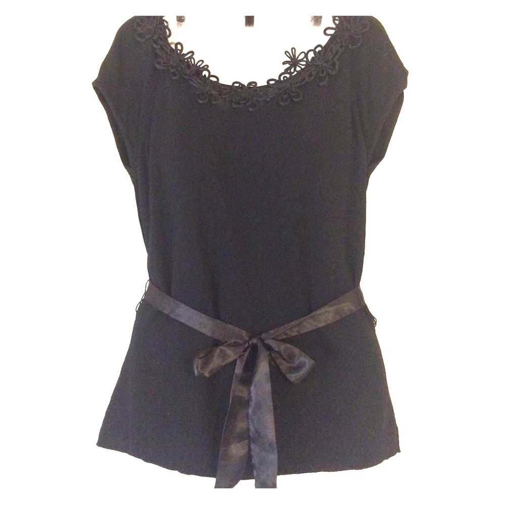 2/$10! LAST CHANCE! Grace Ribbon Flower Shirt